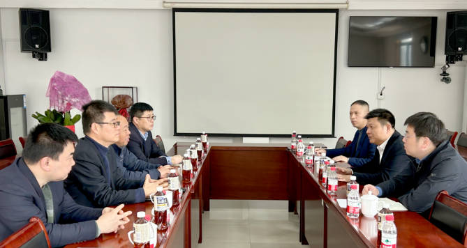 锡山区东北塘街路党工委书记卢益芳一行来访yl23455永利集团