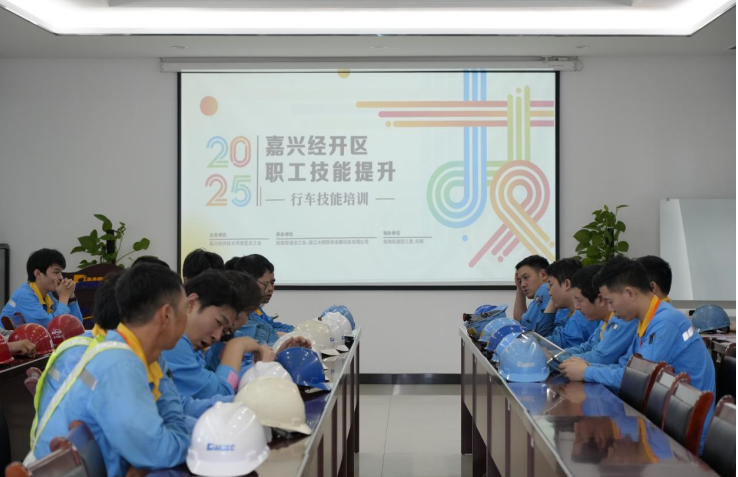 浙江yl23455永利集团成功进行黄冈市经开区行车技术较量